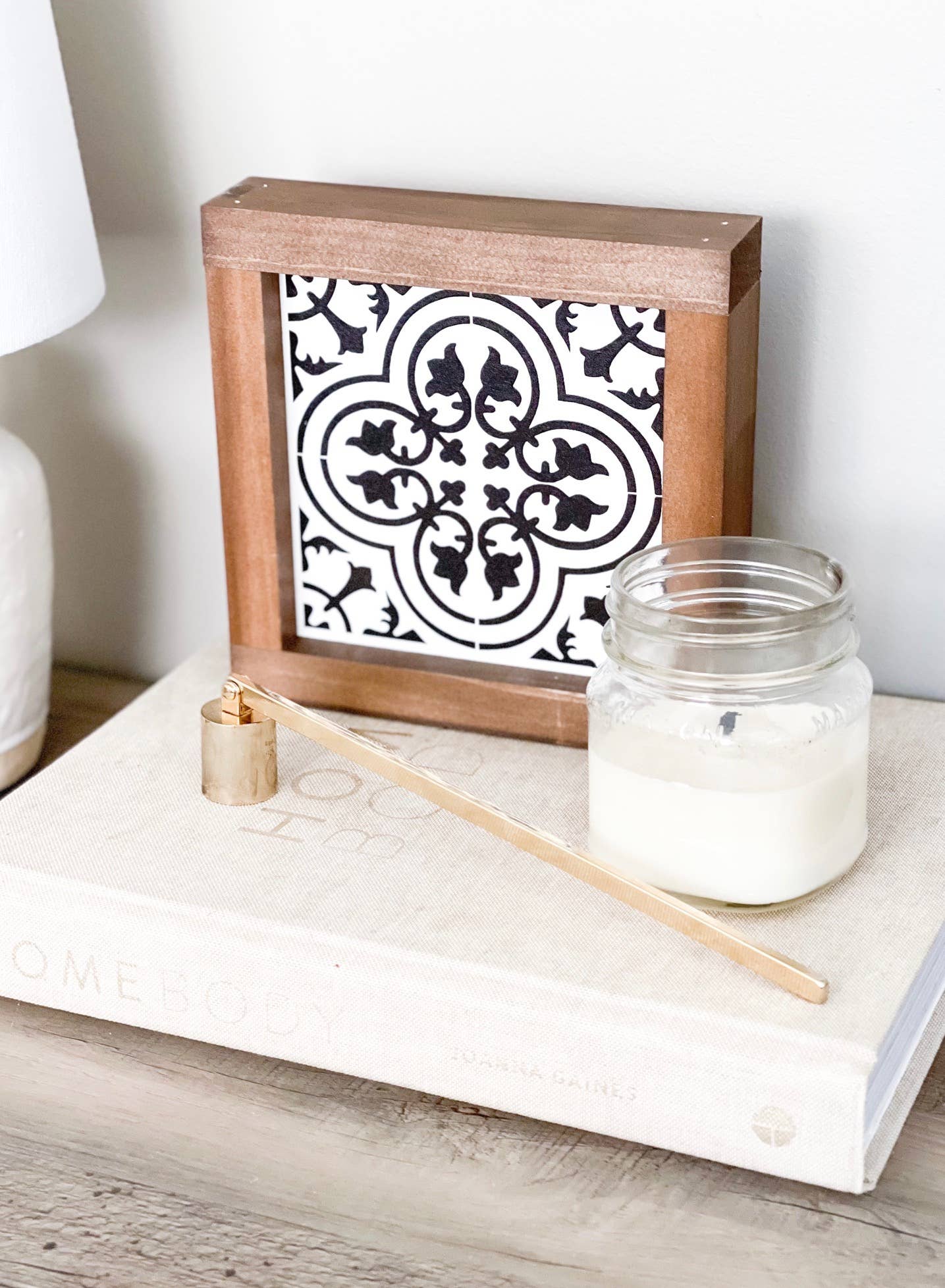 Tile: White